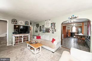 1062 W Meadowbrook Rd, Pottstown, PA 19465 - Photo 4