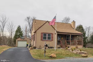 1062 W Meadowbrook Rd, Pottstown, PA 19465 - Photo 1