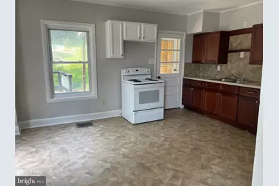 215 Chapel Avenue, Parkesburg, PA 19365 - Photo 2