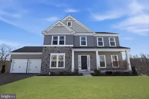 28 Pelham Dr, Coatesville, PA 19320 - Photo 2