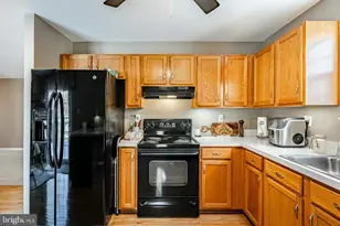 300 Revere Ct, Coatesville, PA 19320 - Photo 10