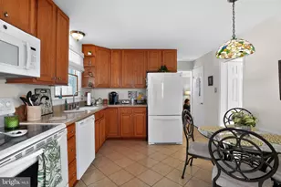 305 N Lake Dr, Downingtown, PA 19335 - Photo 8