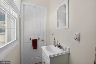 305 N Lake Dr, Downingtown, PA 19335 - Photo 16