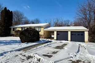 110 Wendy Cir, Coatesville, PA 19320 - Photo 2