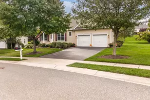 424 Westview Dr, Avondale, PA 19311 - Photo 2