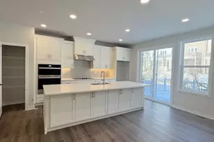 38 Grayson Ln, Downingtown, PA 19335 - Photo 2