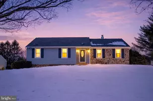 129 Clearview Dr, Downingtown, PA 19335 - Photo 2