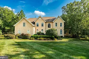 19 Founders Way, Downingtown, PA 19335 - Photo 1