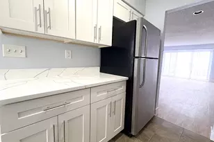 306 Paddock Dr, Chesterbrook, PA 19087 - Photo 2