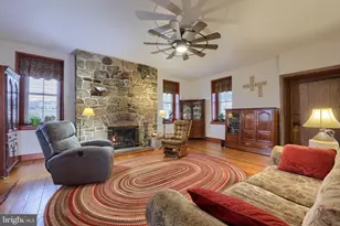 76 S Brick Ln, Elverson, PA 19520 - Photo 14