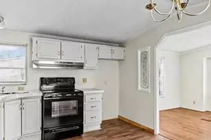 11 Creekside Dr, West Grove, PA 19390 - Photo 4