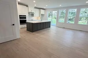 54 Grayson Ln, Downingtown, PA 19335 - Photo 2