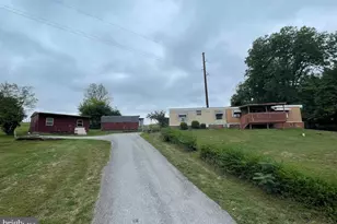 828 Spring City Rd, Phoenixville, PA 19460 - Photo 1