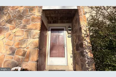 143 Valley Stream Circle, Wayne, PA 19087 - Photo 2