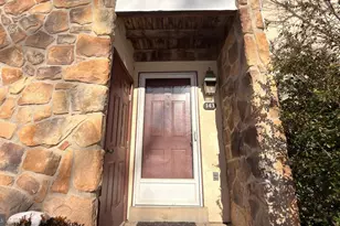 143 Valley Stream Cir, Wayne, PA 19087 - Photo 2