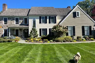 825 Springbank Ln, Wayne, PA 19087 - Photo 2