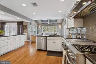 825 Springbank Ln, Wayne, PA 19087 - Photo 6