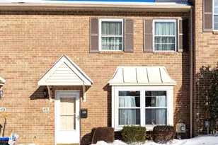431 Carmarthen Ct, Exton, PA 19341 - Photo 2