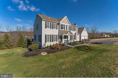 8 Matthews Run, Chester Springs, PA 19425 - Photo 2