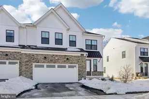 127 Alroy Rd, Malvern, PA 19355 - Photo 2