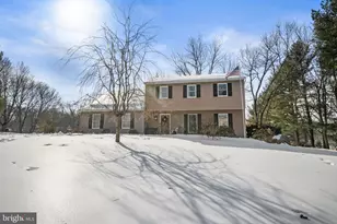 111 Briarwood Dr, Downingtown, PA 19335 - Photo 2