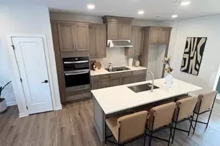 30 Grayson Ln, Downingtown, PA 19335 - Photo 2