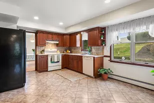 913 Baylowell Dr, West Chester, PA 19380 - Photo 12