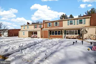 207 Westbury Ct, Downingtown, PA 19335 - Photo 2