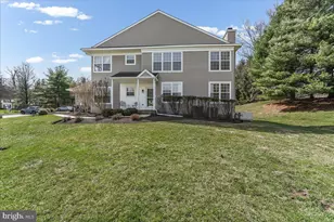 132 Huntingdon Ct, Phoenixville, PA 19460 - Photo 2