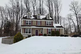 119 Burgundy Ln, Coatesville, PA 19320 - Photo 2