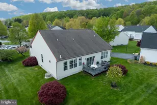 2305 Higgins Cir, Downingtown, PA 19335 - Photo 4