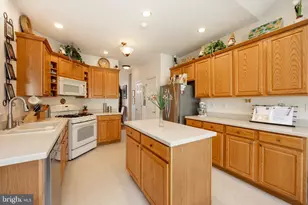 2305 Higgins Cir, Downingtown, PA 19335 - Photo 10