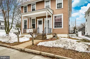 513 W 1st Ave, Parkesburg, PA 19365 - Photo 2