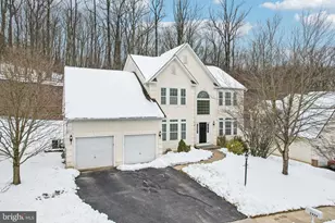 2929 Avebury Stone Cir, Downingtown, PA 19335 - Photo 2