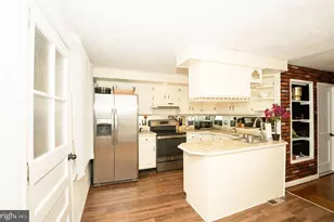 902 Woodlawn Ave, Phoenixville, PA 19460 - Photo 10