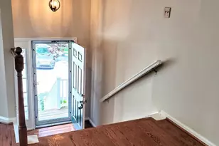 109 Harbour Ridge Ln, Downingtown, PA 19335 - Photo 2