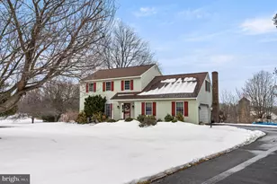 27 Windle Ct, Coatesville, PA 19320 - Photo 2