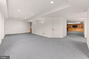 325 Shelbourne Ln, Phoenixville, PA 19460 - Photo 40