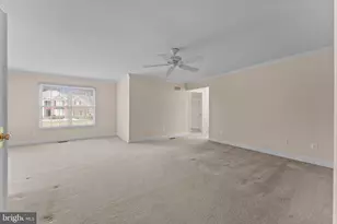 325 Shelbourne Ln, Phoenixville, PA 19460 - Photo 26