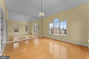 325 Shelbourne Ln, Phoenixville, PA 19460 - Photo 16