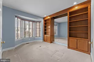 325 Shelbourne Ln, Phoenixville, PA 19460 - Photo 8