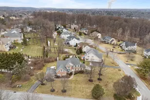 325 Shelbourne Ln, Phoenixville, PA 19460 - Photo 4