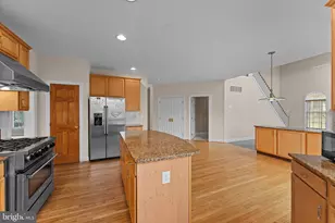 325 Shelbourne Ln, Phoenixville, PA 19460 - Photo 22