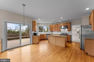 325 Shelbourne Ln, Phoenixville, PA 19460 - Photo 20