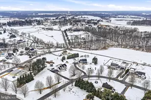 401 Ivy Dr, Oxford, PA 19363 - Photo 2