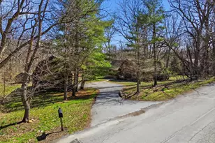 24 Grist Mill Ln, West Grove, PA 19390 - Photo 2