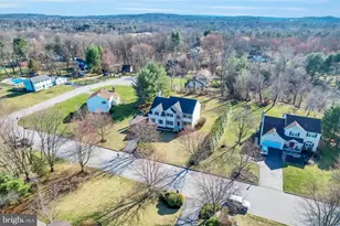 119 Dennis Ln, Phoenixville, PA 19460 - Photo 2