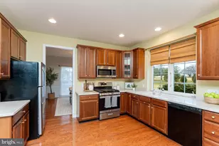 108 Petunia Dr, Kennett Square, PA 19348 - Photo 4