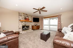 35 Oakwood Ln, Phoenixville, PA 19460 - Photo 14