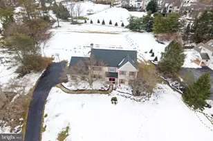 35 Oakwood Ln, Phoenixville, PA 19460 - Photo 2